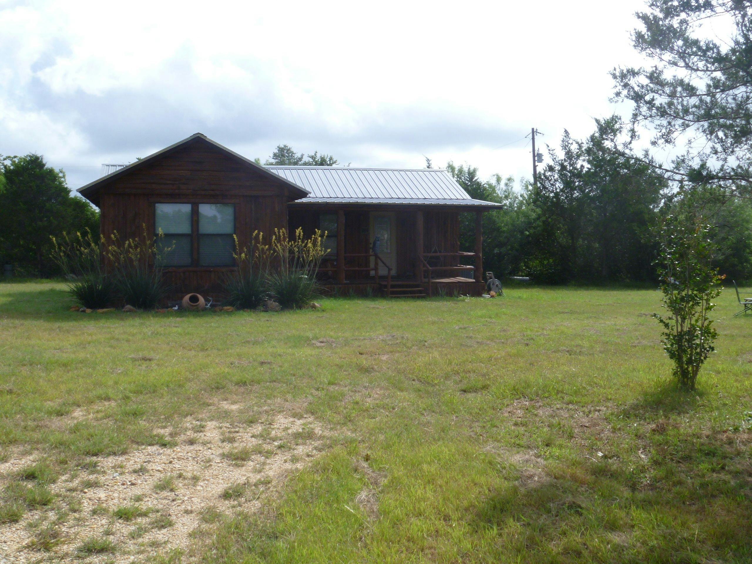 176 Fm 1296, Waelder, TX 78959, Presented by Tanya Schindler, South