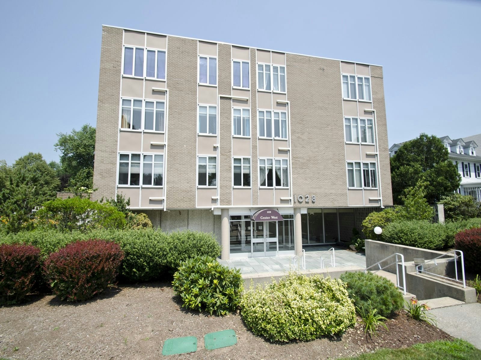 1028 Farmington Ave, West Hartford, CT 06107, Presented by Berkshire