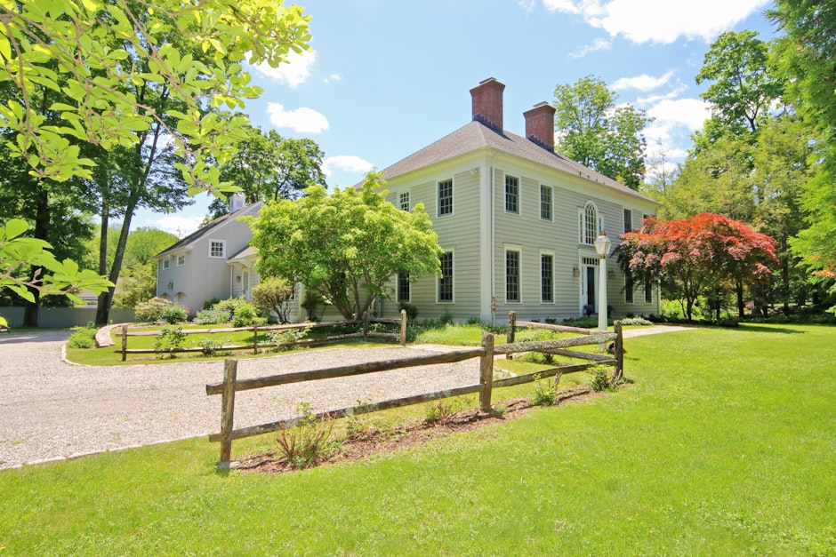 29 West Lane, Ridgefield, CT 06877, Presented by Laura Ancona, William