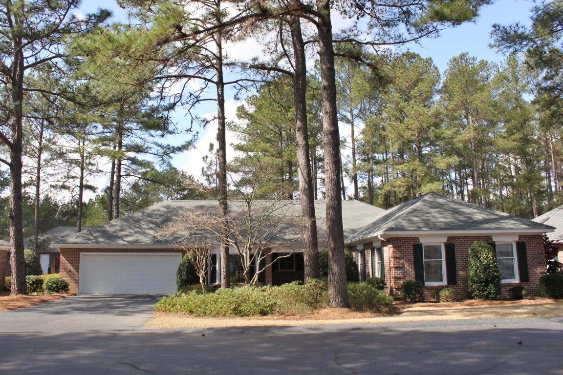 34 Courtney Place , Southern Pines, NC 28387, Presented by Maureen H