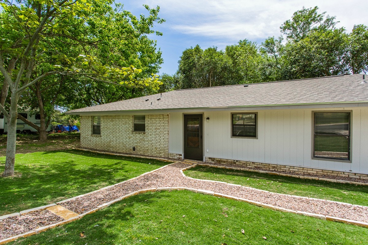 120 Contour Drive, Kerrville, TX 78028, Presented by Kasi Janz, Keller Williams Realty. Powered