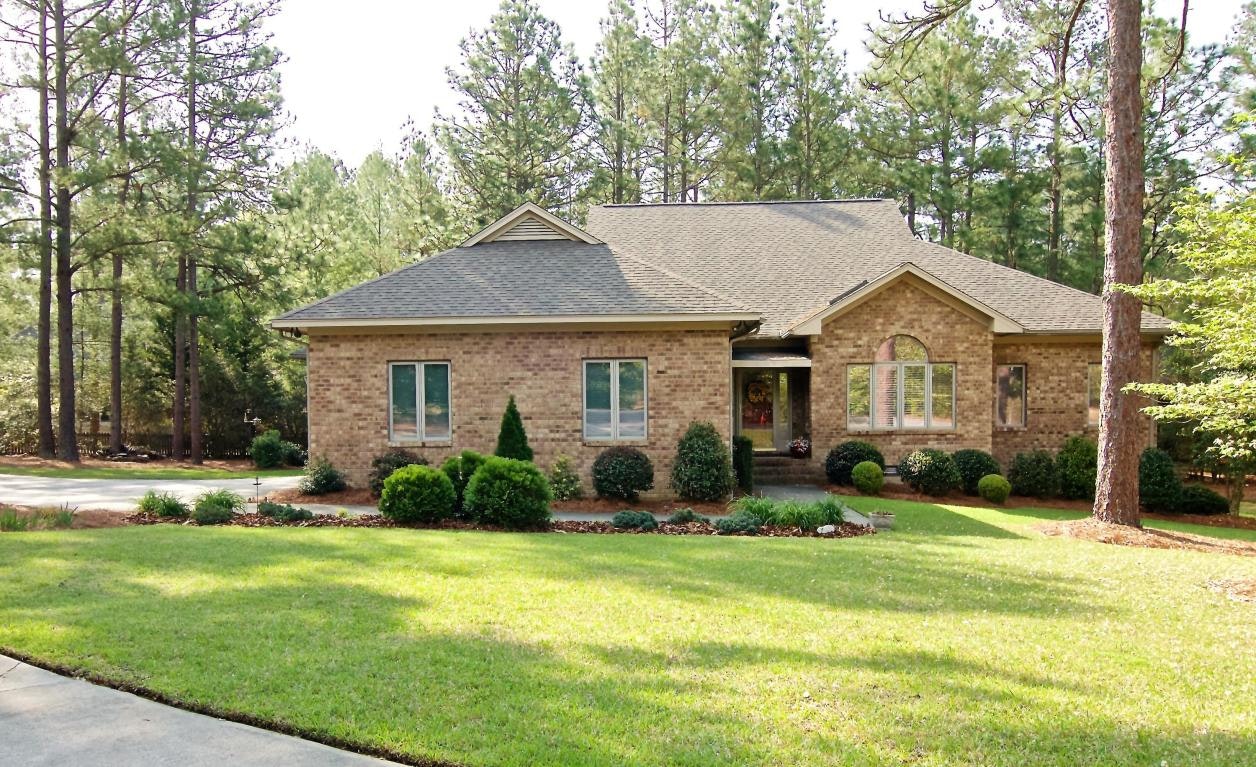 20 Idlewild Road, Pinehurst, NC 28374, Presented by Lin Hutaff, Lin