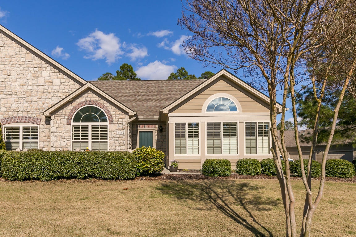 112 W Chelsea Ct , Southern Pines, NC 28387, Presented by Karen Akridge