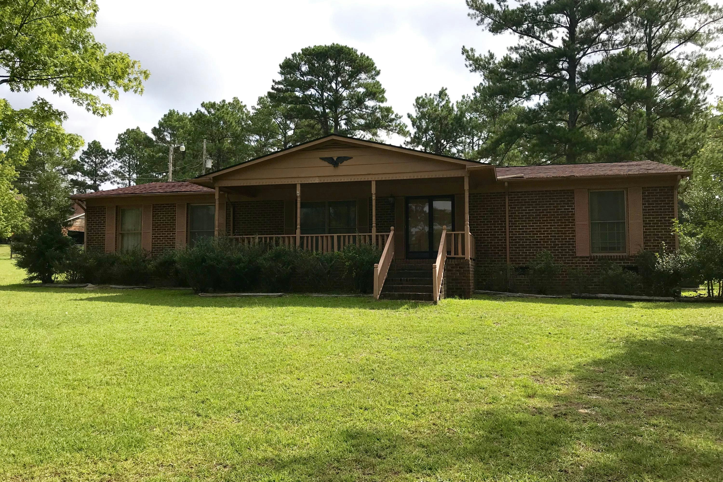 126 Lakewood Drive, Rockingham, NC 28379, Presented by Russell