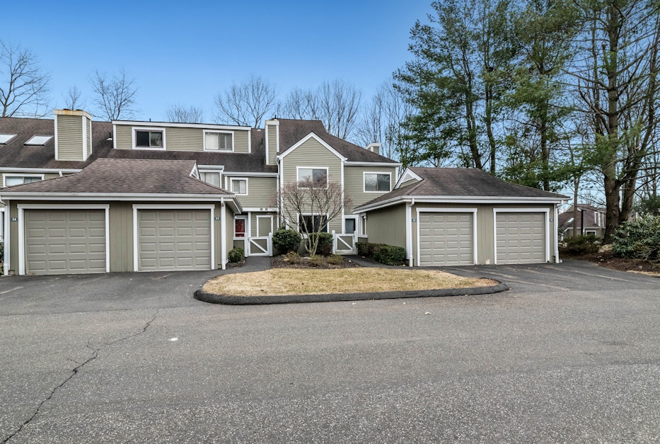 51 Country Walk, Shelton, CT 06484, Presented by Toni Tice, William