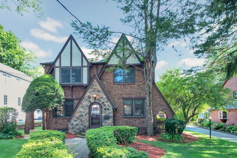 169 Cherry Lane, Teaneck, NJ 07666, Presented by Miriam Lambert