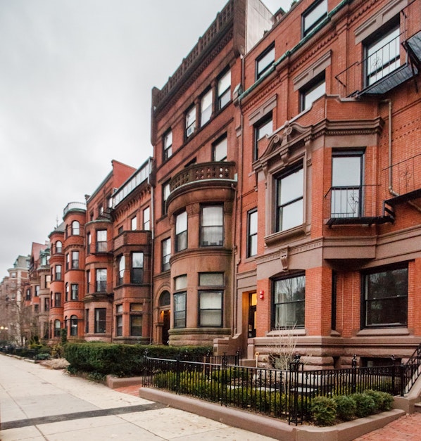 212 Commonwealth Avenue PH, Boston, MA 02116, Presented by Glenn