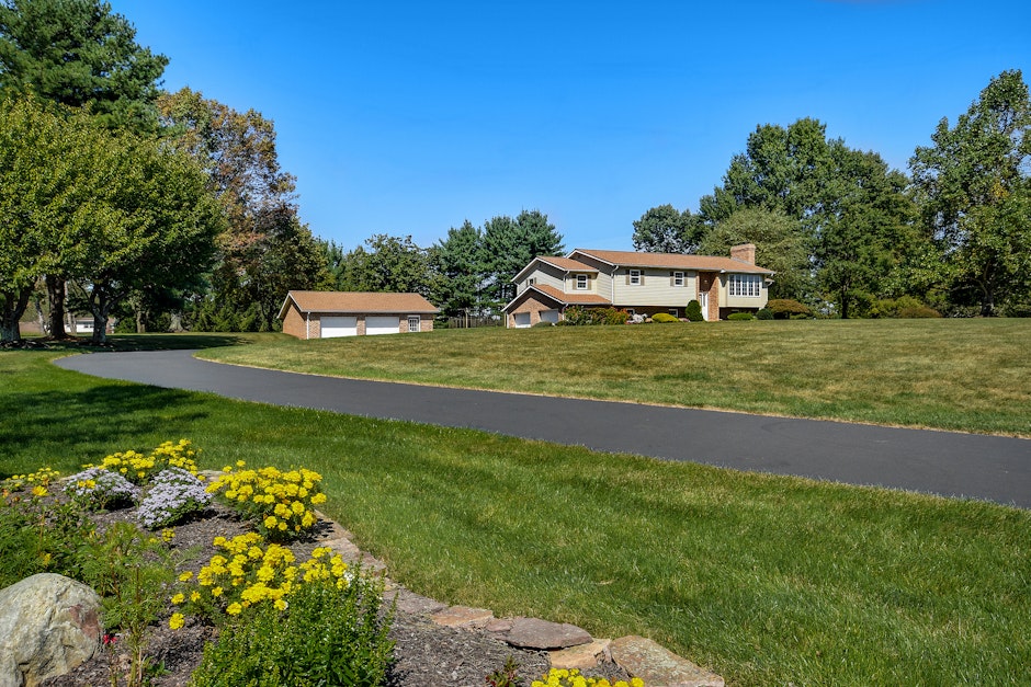 2220 Rowland Lane, Coopersburg, PA 18036, Presented by Carol C. Dorey