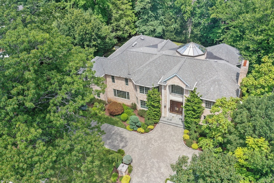 30 Booth Avenue, Englewood Cliffs, NJ 07632, Presented by Barri Plawker