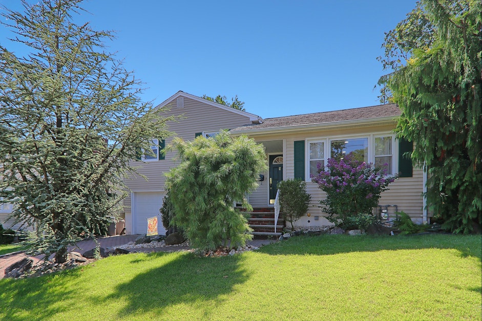 443 Durling Rd, Union, NJ 07083, Presented by Eugene Wisniewski