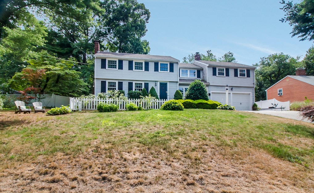 8 Pilgrim Road, Hingham, MA 02043, Presented by Glenn Olde