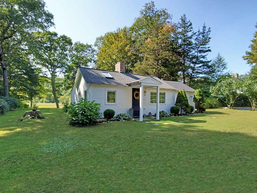 65 Picketts Ridge Road, Redding, CT 06896, Presented by Laura Ancona