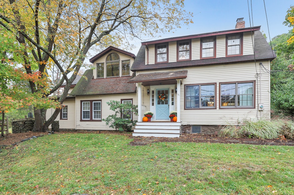 171 Fardale Avenue, Mahwah, NJ 07430, Presented by Gary Silberstein