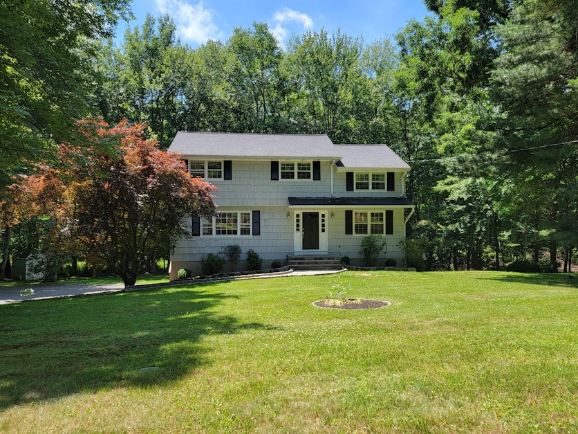 60 Langstroth Drive, Ridgefield, CT 06877, Presented by Laura Ancona