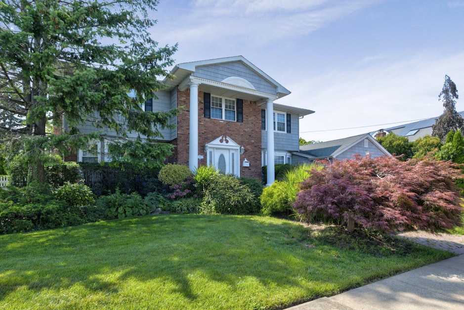 170 Whitewood Drive, Massapequa Park, NY 11762, Presented by Jay Nociforo, EXIT REALTY PREMIER