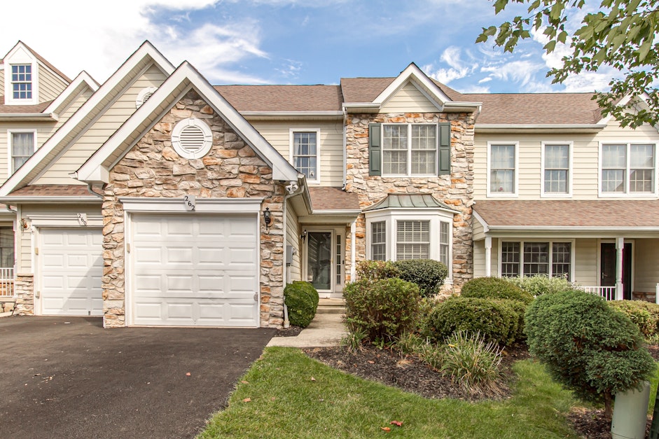 262 Patriot Hill Drive, Basking Ridge, NJ 07920, Berkshire Hathaway