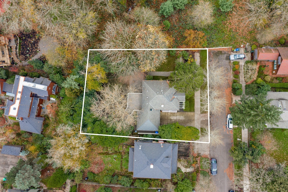 2133 Northwest 33rd Avenue, Portland, OR 97210, Presented by Richard