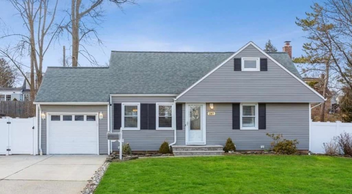 287 Colonia Blvd, Colonia, NJ 07067, Presented by Jacki Venezio