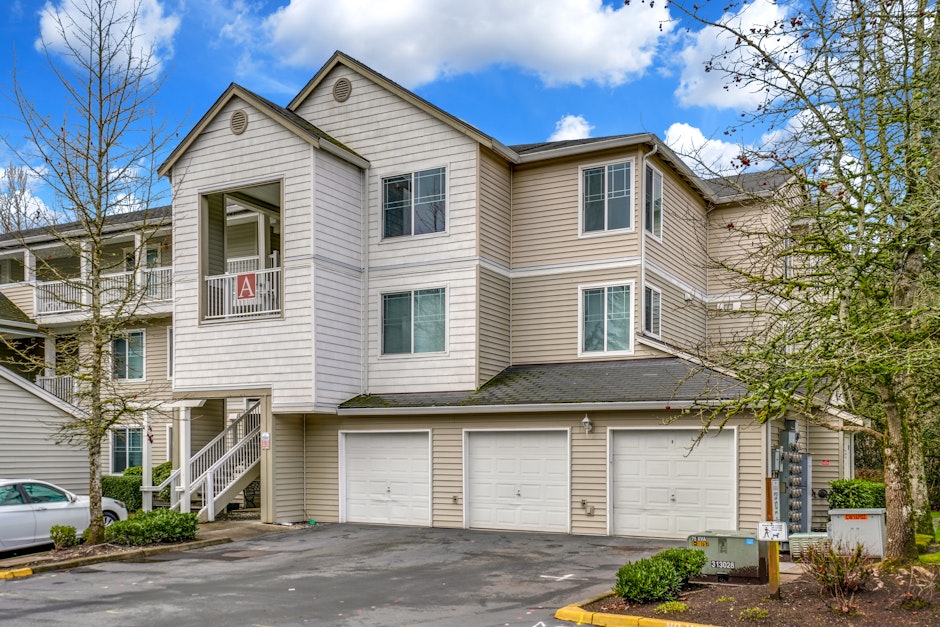 2009 196th St SE A305, Bothell, WA 98012, Presented by Teresa K Nelson