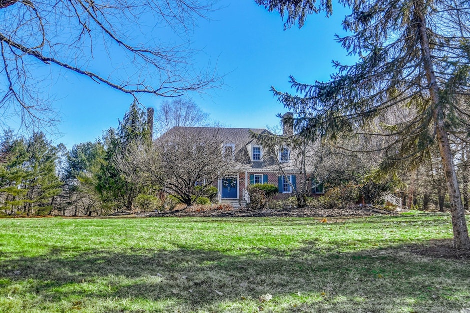 1833 Apple Tree Lane, Bethlehem, PA 18015, Presented by Carol C. Dorey