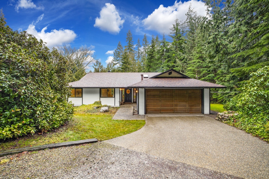 14912 258th Avenue Southeast, Issaquah, WA 98027, Presented by Gina