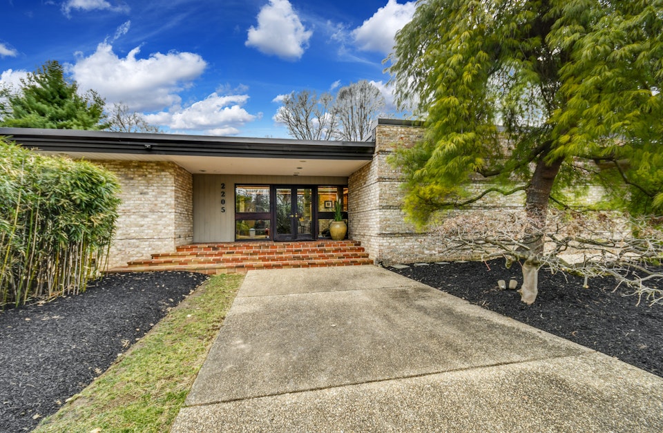 2205 Lehigh Parkway North, Allentown, PA 18103, Presented by Carol C. Dorey Real Estate, Inc