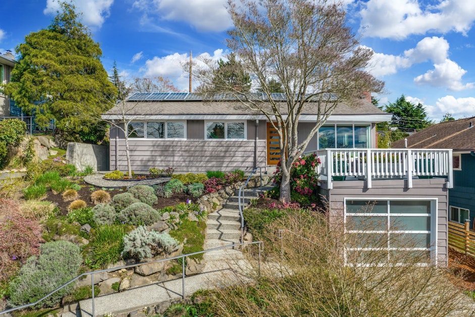 5612 47th Avenue Southwest, Seattle, WA 98136, Presented by David