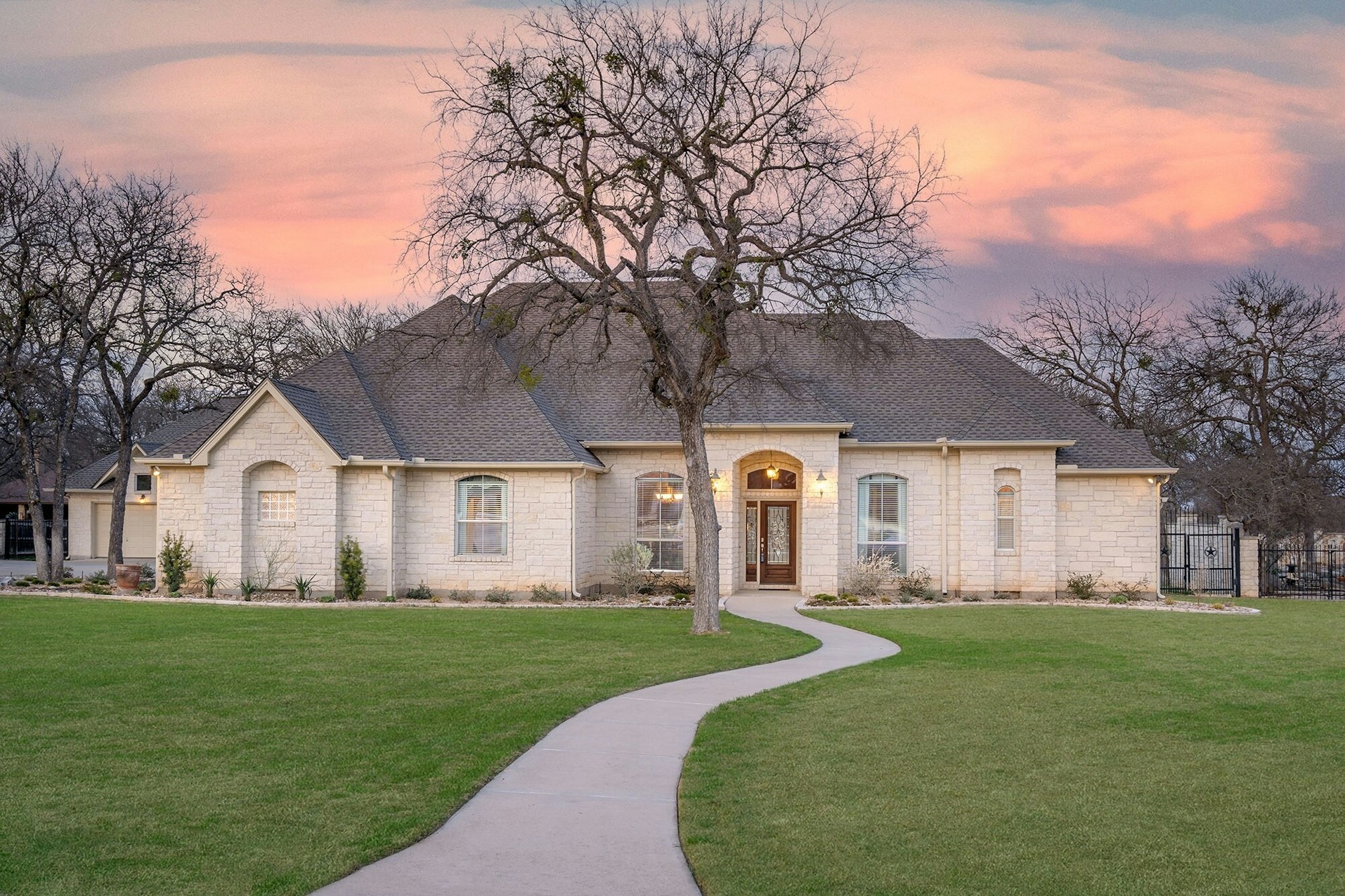 108 Buena Vista Drive, TX 78633, Presented by Marion