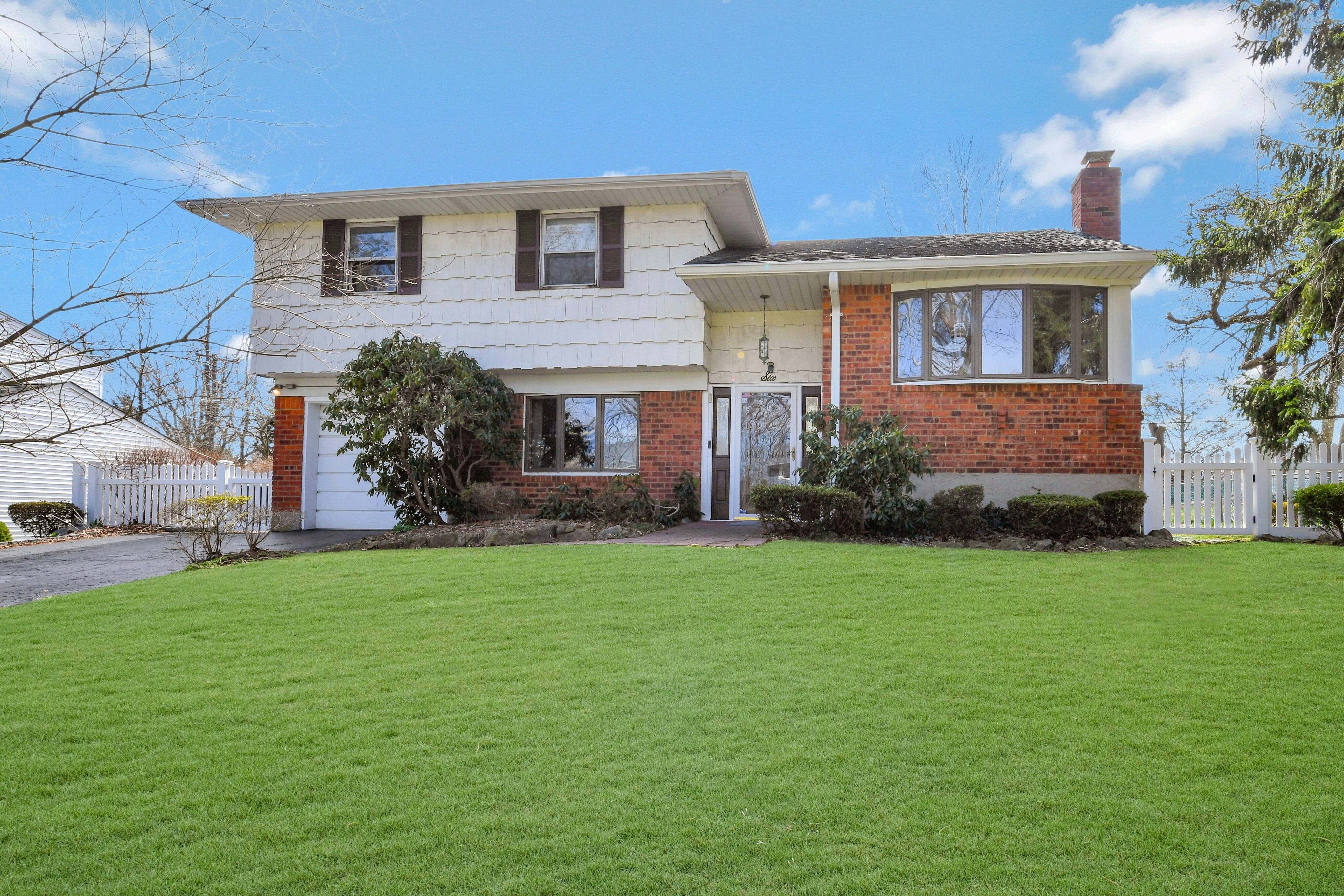 6 Ashland Drive, Kings Park, NY 11754, Presented by Jennifer Devine