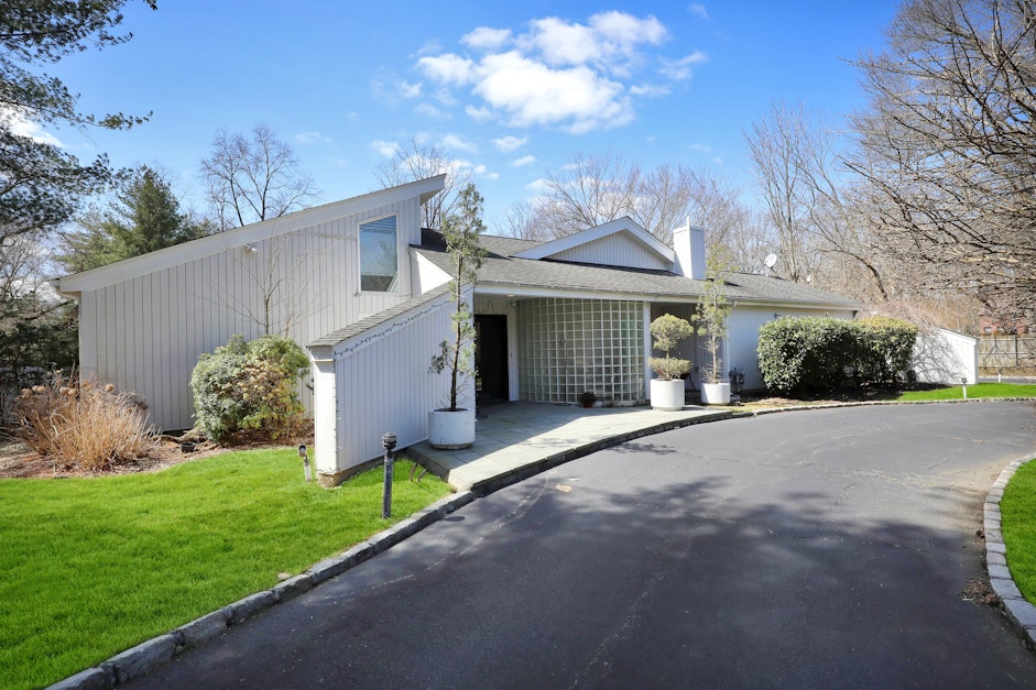 2 Bristol Drive, Woodbury, NY 11797, Presented by Team Raj Jaggi, VORO Real Estate. Powered by