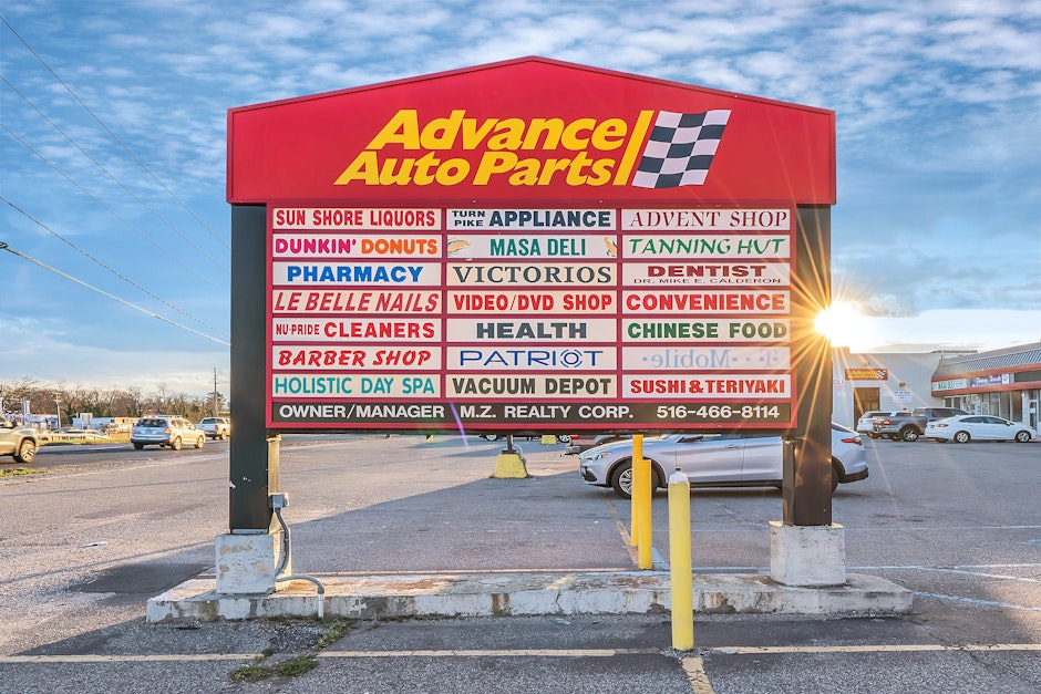 1179 Sunrise Highway North Service Road, Bay Shore, NY 11706, Presented