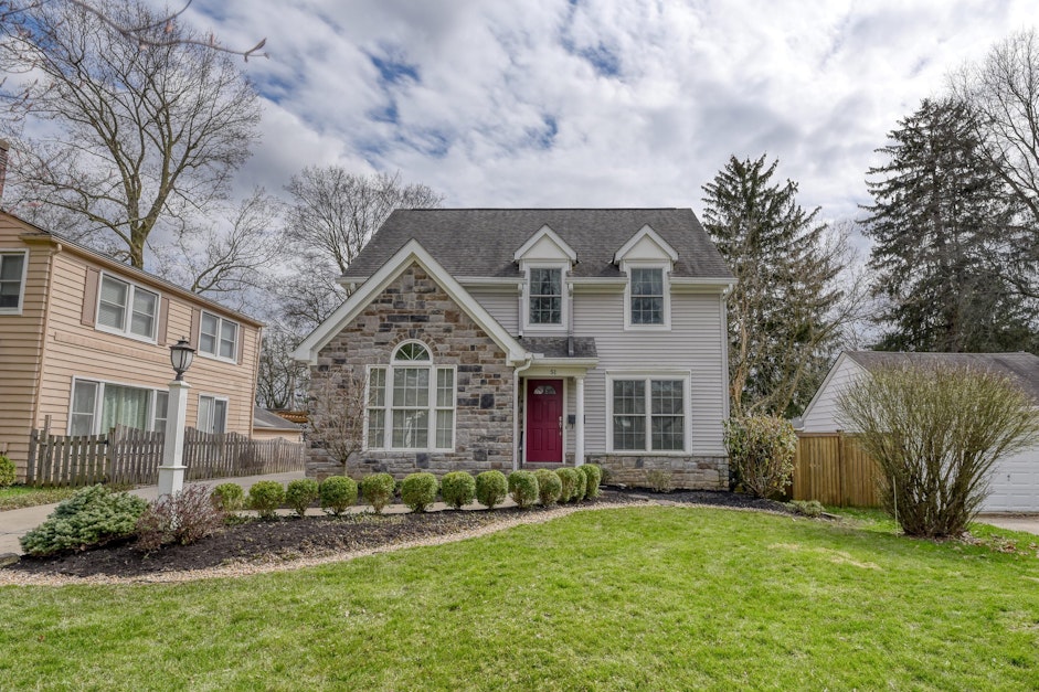 51 East Riverglen Drive, Worthington, OH 43085, Presented by Timothy