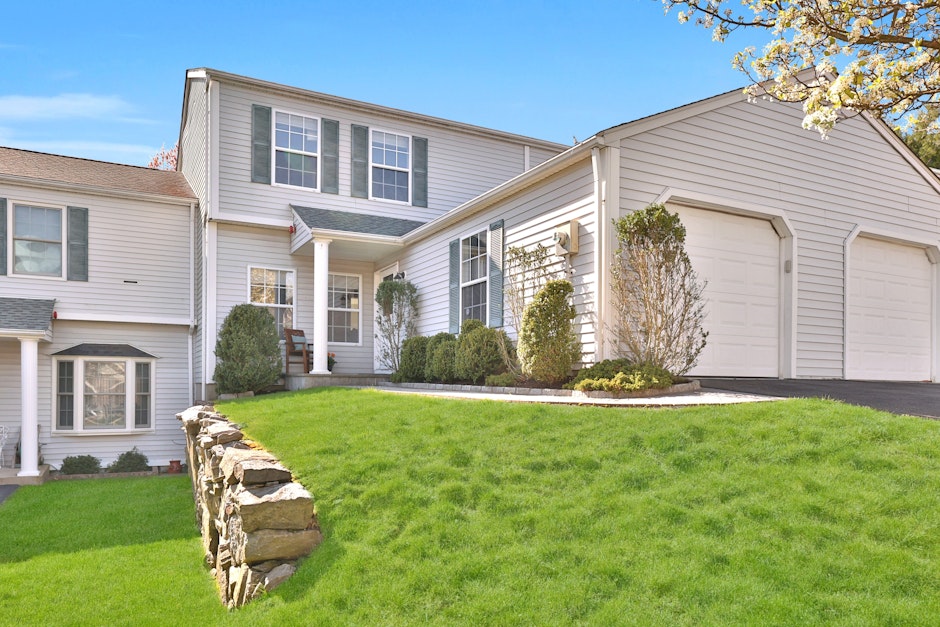 2103 Watch Hill Drive, Tarrytown, NY 10591, Presented by Daniel Bucci