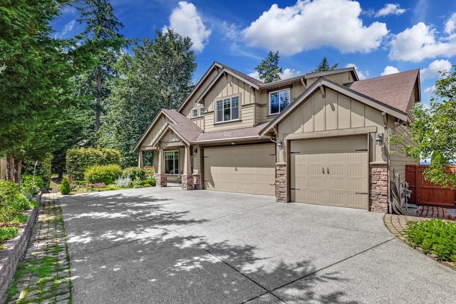 30517 25th Place Southwest, Federal Way, WA 98023, Presented by Laura