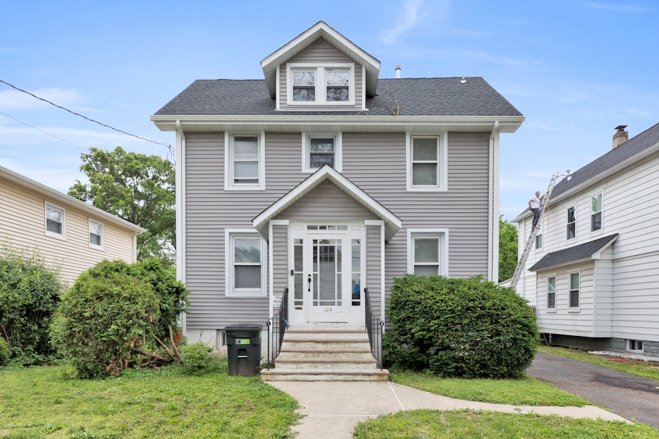 124 Warren Avenue, Roselle Park, NJ 07204, Presented by Christopher J