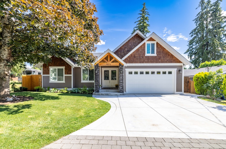 2213 Northeast 28th Street, Renton, WA 98056, Presented by Oleg