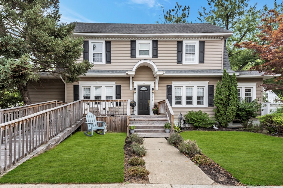 2585 Garden Street, Baldwin, NY 11510, Presented by Frank Pignataro