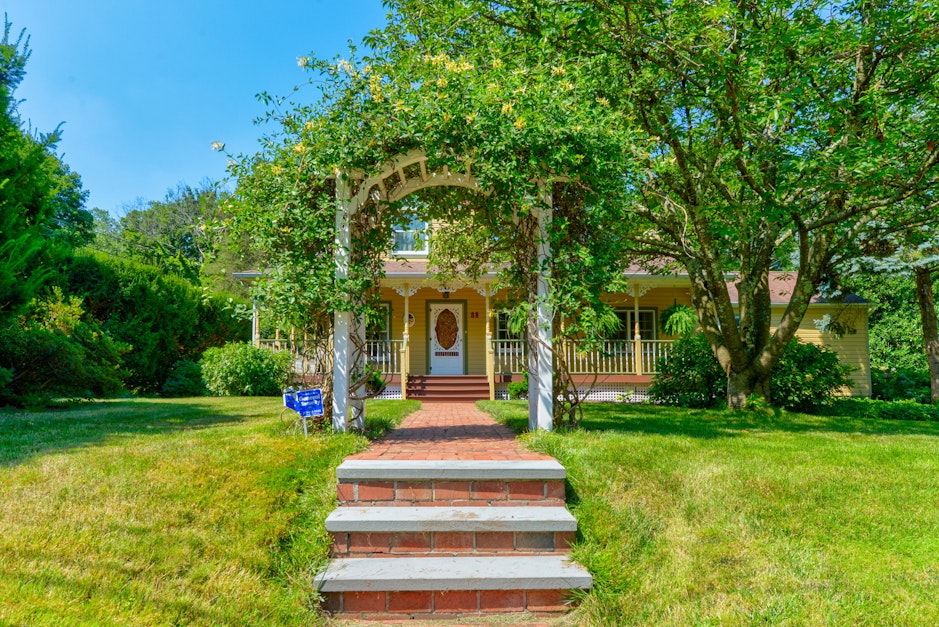 88 Tamarack Street, East Northport, NY 11731, Presented by Kimberly