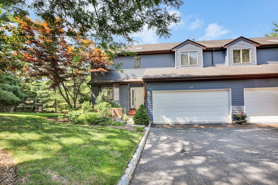 144 Fisher Road, Mahwah, NJ 07430, Presented by Lori Andican, Coldwell