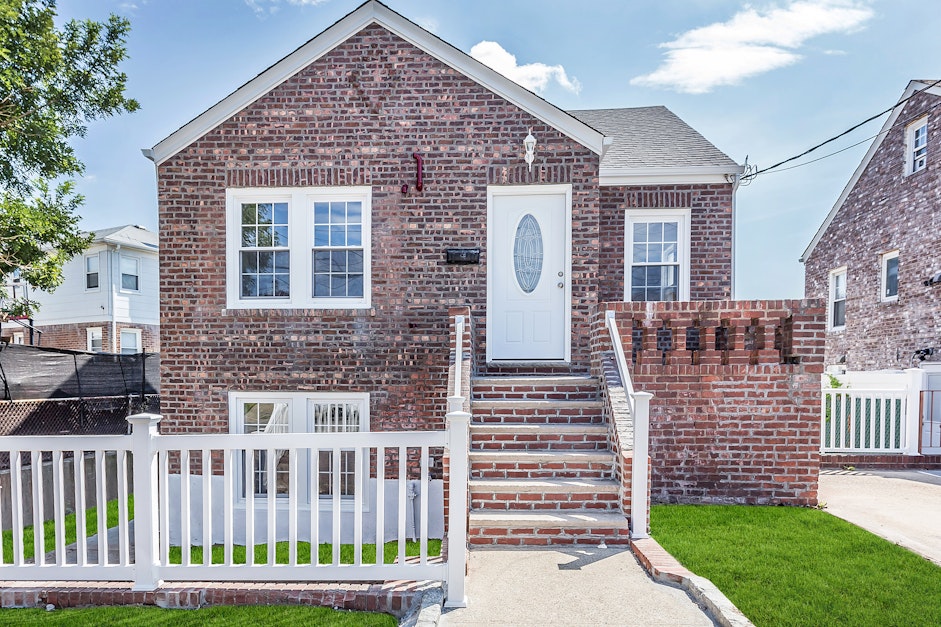 15617 96th Street, Howard Beach, NY 11414, Presented by Leon Yadgarov