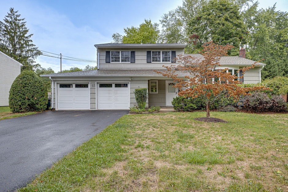 27 DELL LANE, BERKELEY HEIGHTS, NJ 07922, Presented by Catherine