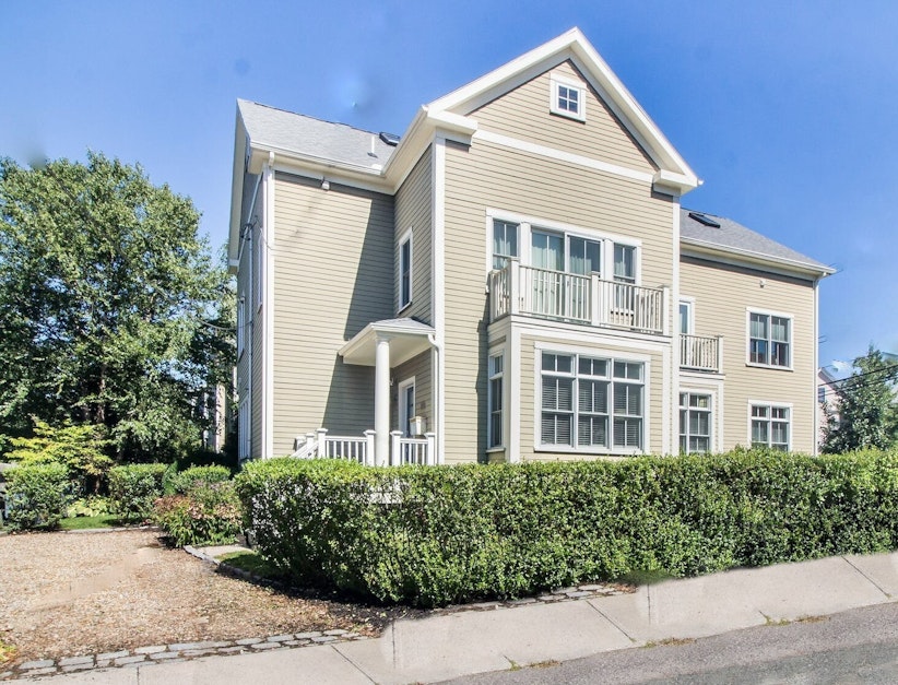 176 Raymond Street, Cambridge, MA 02140, Presented by Lexi Crivon