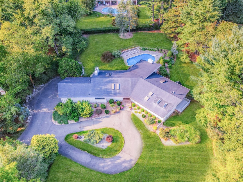 897 Franklin Lake Road, Franklin Lake, NJ 07417, Presented by Marisa