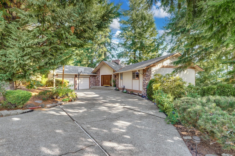 2403 East Lynnwood Drive, Longview, WA 98632, Presented by Melissa