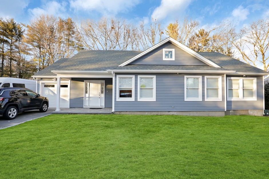 199 Browns Road, Nesconset, NY 11767, Presented by Lillybeth Chionchio