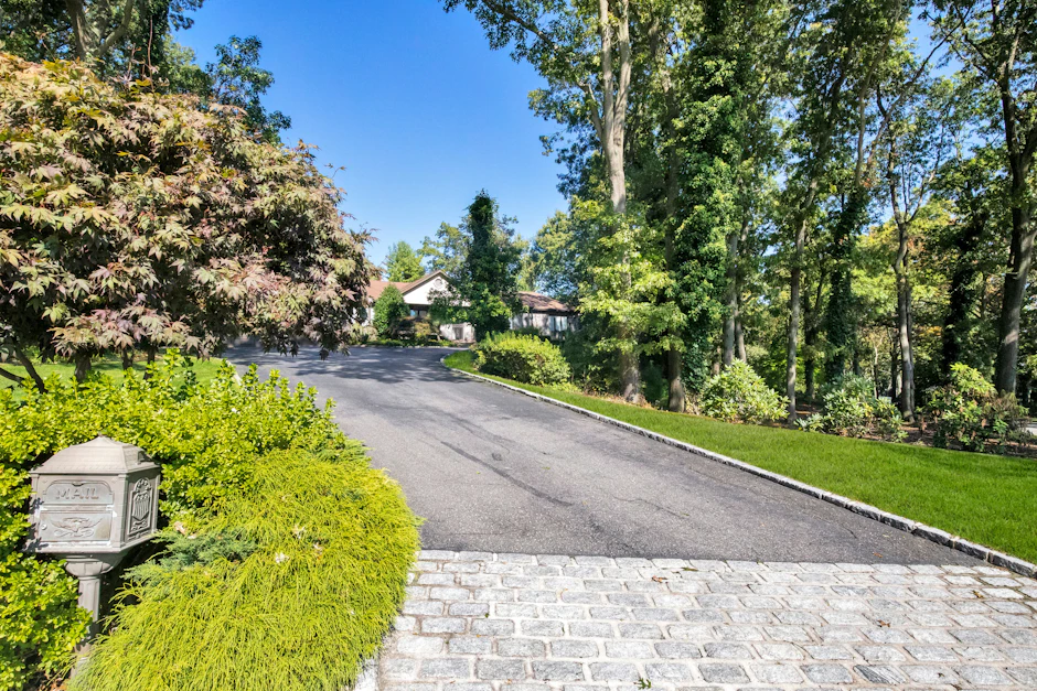 1 Cedar Ridge Lane, Dix Hills, NY 11746, Presented by Carol FlahertyLynch, Signature Premier