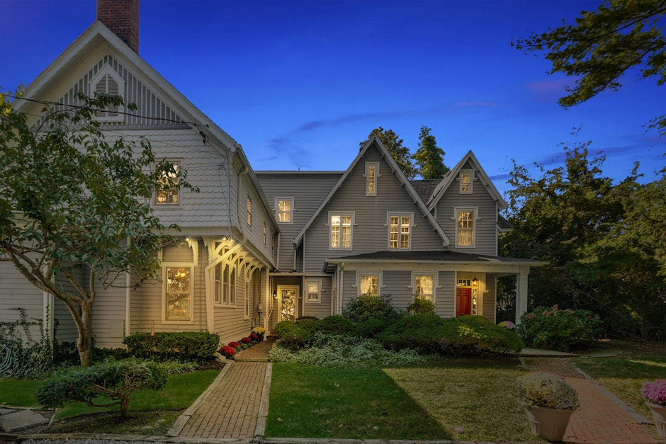 22 Suellen Road, Islip, NY 11751, Presented by Susan P. Simmons, COACH