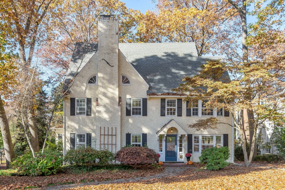 224 Heights Road, Ridgewood, NJ 07450, Presented by Stacy Kiernan