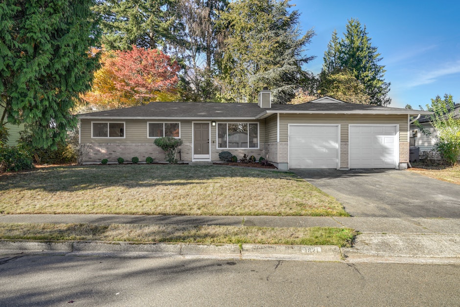 1821 Whitman Avenue Northeast, Renton, WA 98059, Presented by Sam