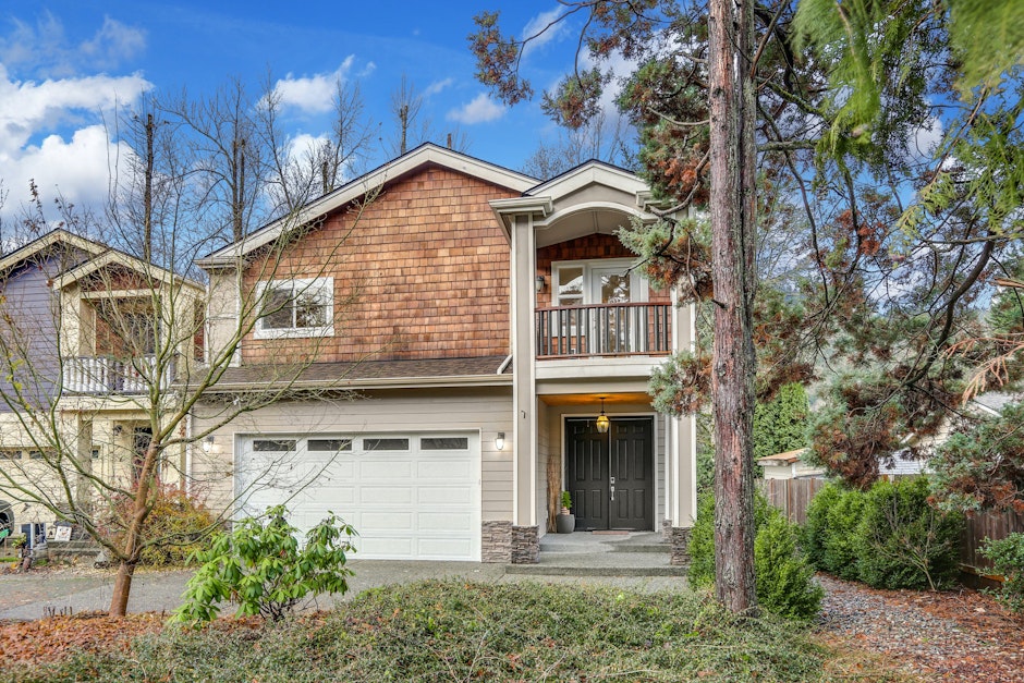 1001 Front Street South, Issaquah, WA 98027, Presented by Lisa Foreman